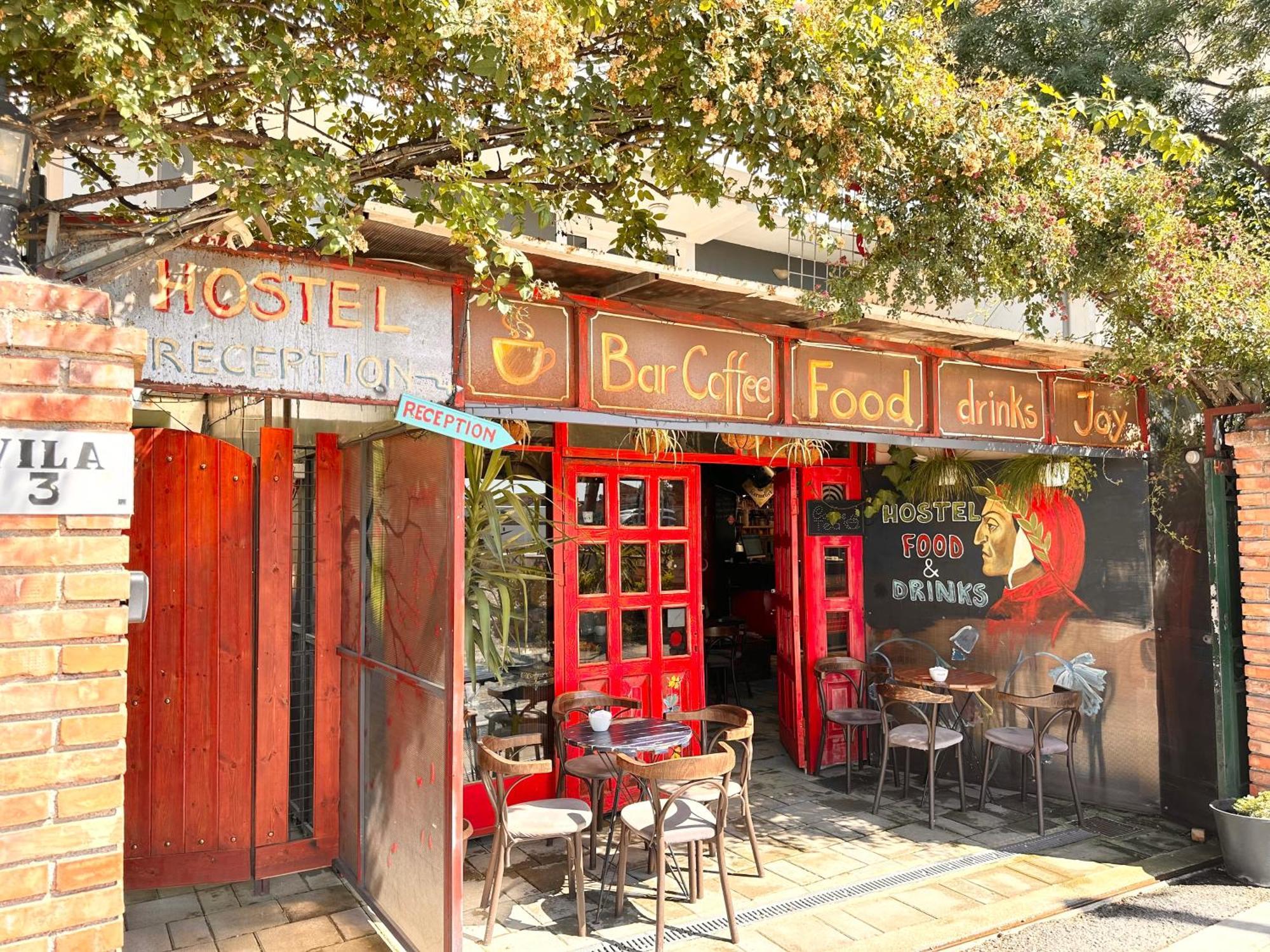 Divina Hostel Tirana Exterior photo