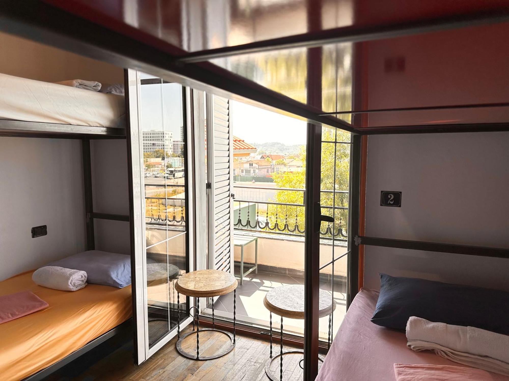 Divina Hostel Tirana Exterior photo